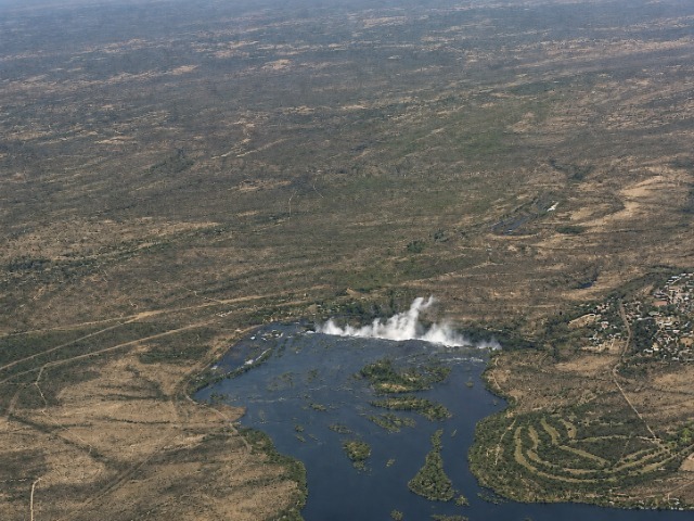 Victoria Falls Fälle aus der Luft Landeanflug